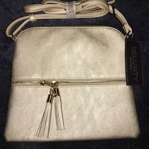 Deluxity Los Angeles Cross Body Medium Purse